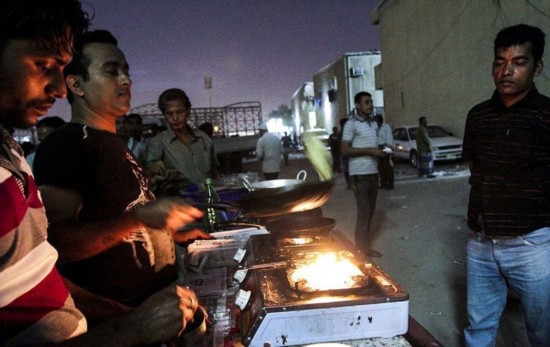 迪拜是出国打工的天堂？看一看真实的迪拜