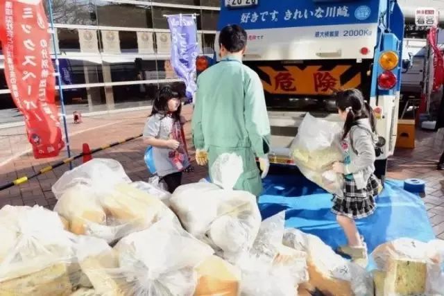 日本的街道真的非常干净，那么，日本人把垃圾都扔哪儿了呢？