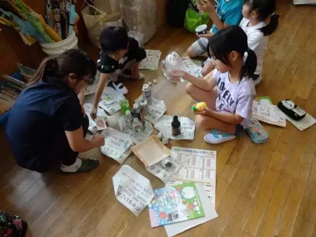 日本的街道真的非常干净，那么，日本人把垃圾都扔哪儿了呢？